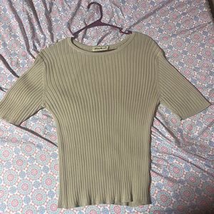 Tan t-shirt worn ones love it just don't fit anymore size (L-6)